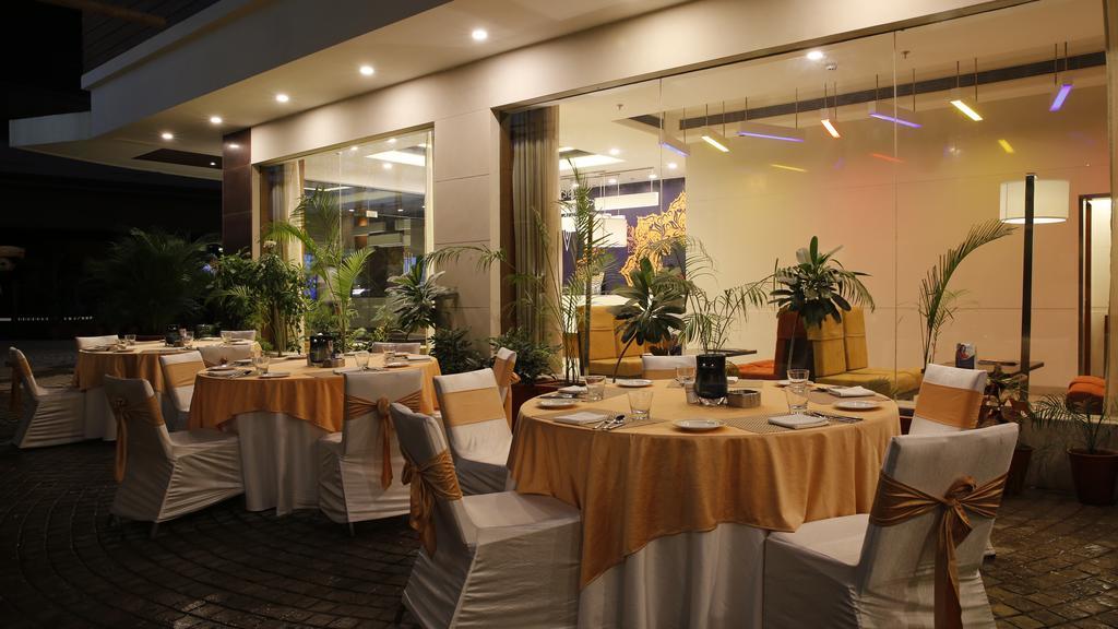 Nirwana Hometel Jaipur- A Sarovar Hotel Exterior foto